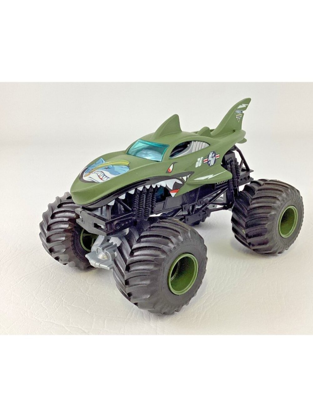 Hot Wheels Monster Jam Shark Shock 1:24 Diecast Large Monster Truck Toy Vehicle
